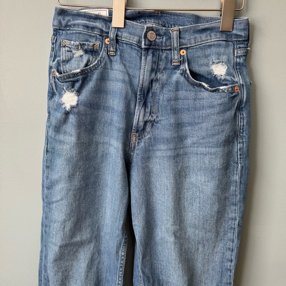 GAP Loose High Rise Jeans Distressed Light Indigo. Women’s 4/27 (actual 27X28) - Picture 4 of 12